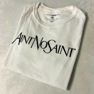 Men fashion white t-shirt by FashionNova Men size Small 100% Cotton.